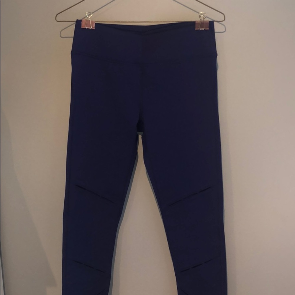 Fabletics New Cropped Leggings